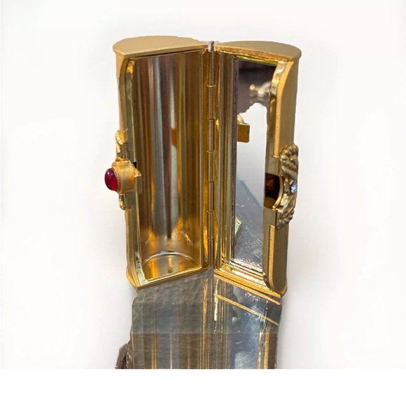 Brushed Gold Tone Princess Marcella Borghese Compact With Mirror - Picture 4 of 6